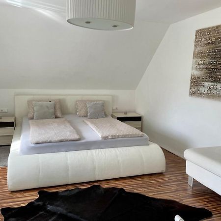 Ferienwohnung H&H Happy Holiday Velden am Wörthersee Exteriör bild
